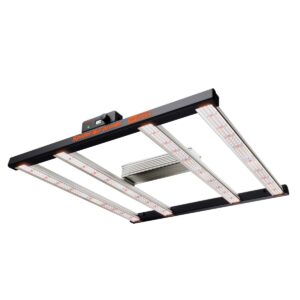 Spider Farmer SE3000 300W LED kasvulamp valgel taustal.